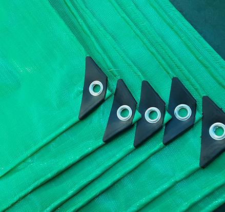 medium tarp with corner bar